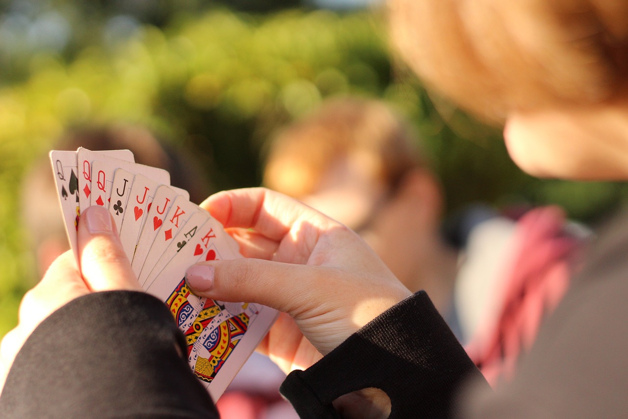 Kartenspielen mit Freunden